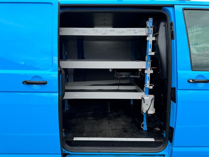 VOLKSWAGEN TRANSPORTER
