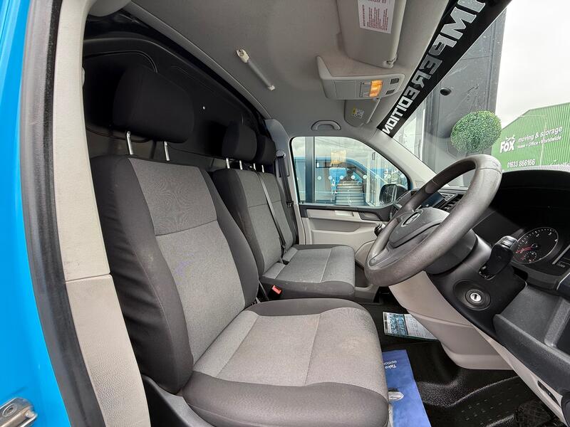 VOLKSWAGEN TRANSPORTER