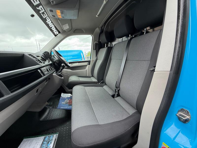 VOLKSWAGEN TRANSPORTER