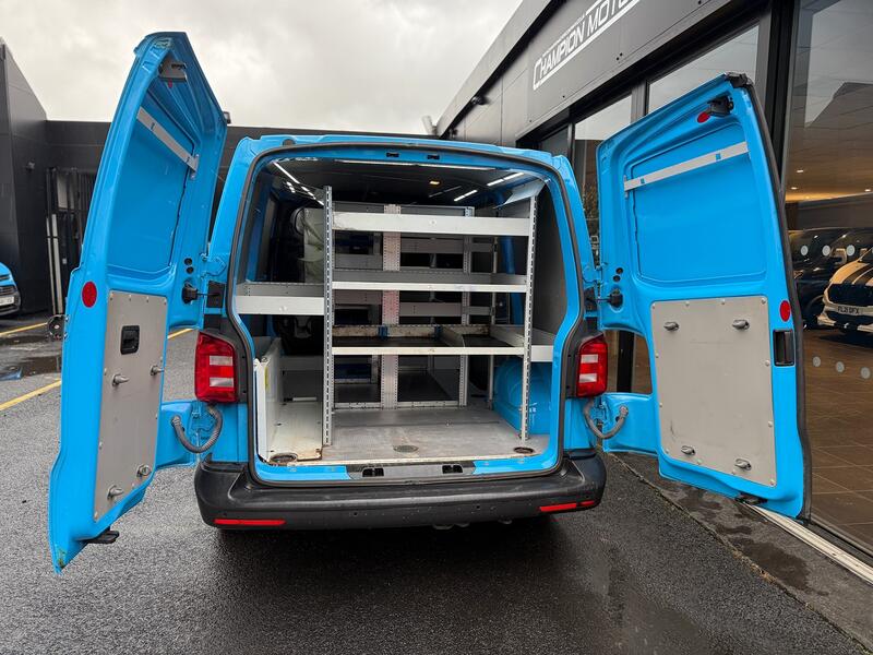 VOLKSWAGEN TRANSPORTER