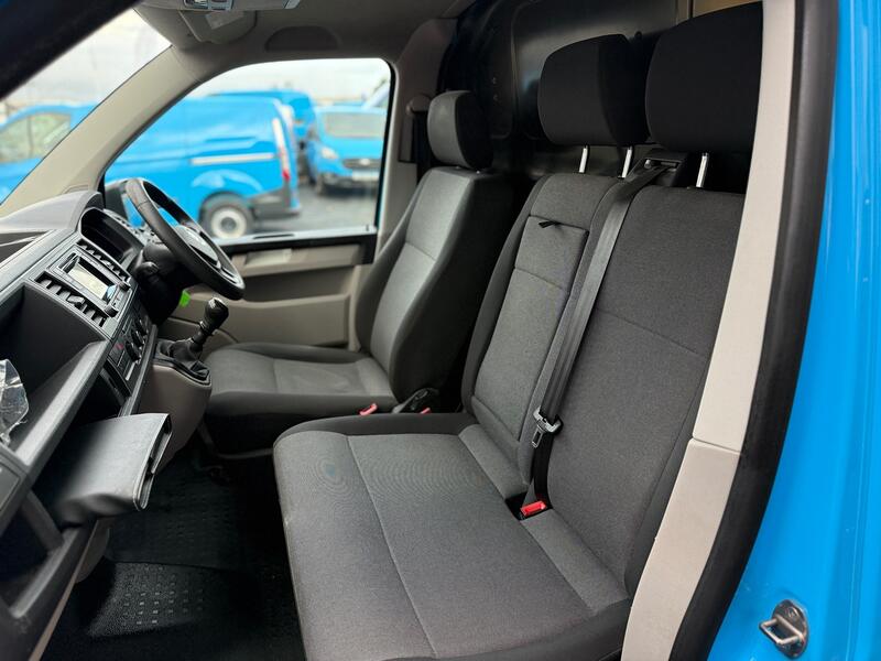 VOLKSWAGEN TRANSPORTER