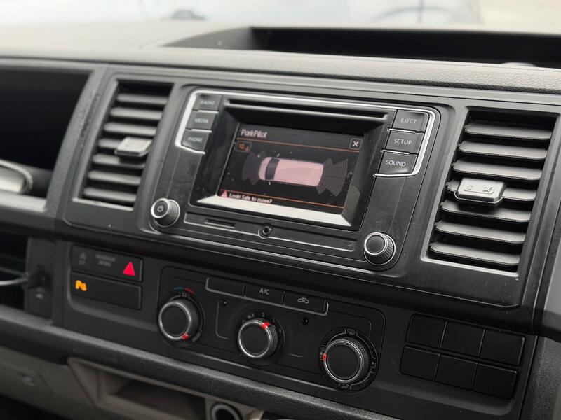 VOLKSWAGEN TRANSPORTER