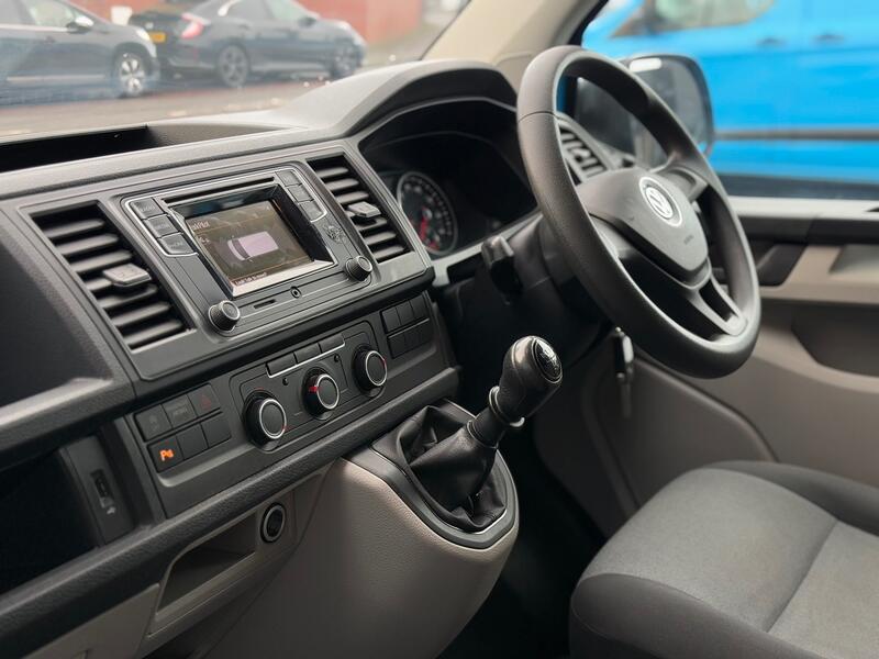 VOLKSWAGEN TRANSPORTER