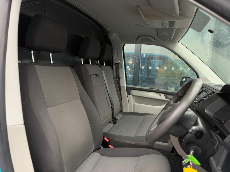 VOLKSWAGEN TRANSPORTER