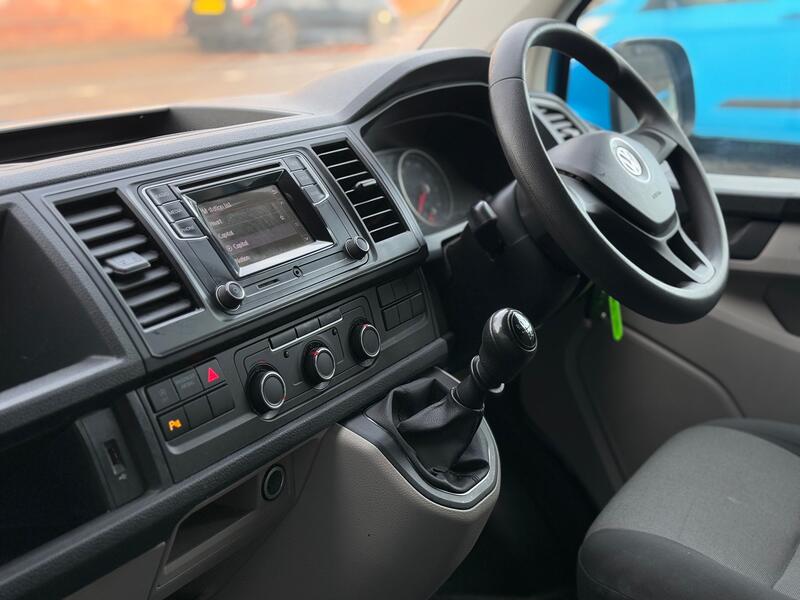 VOLKSWAGEN TRANSPORTER
