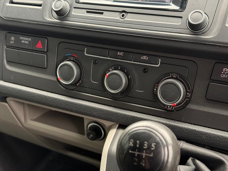 VOLKSWAGEN TRANSPORTER