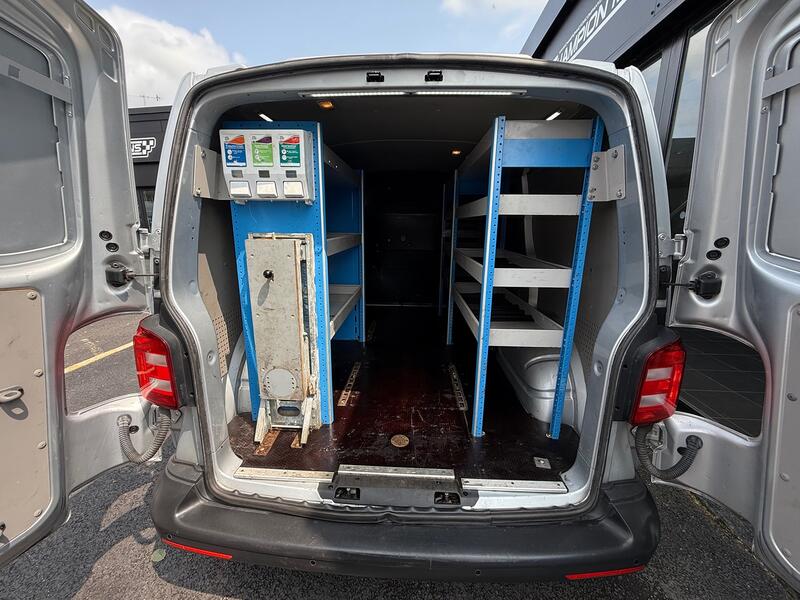 VOLKSWAGEN TRANSPORTER