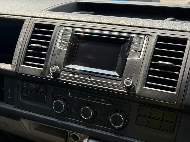 VOLKSWAGEN TRANSPORTER