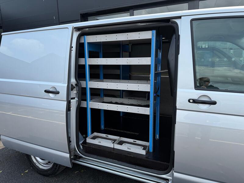 VOLKSWAGEN TRANSPORTER
