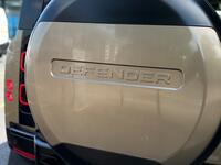 LAND ROVER DEFENDER 110